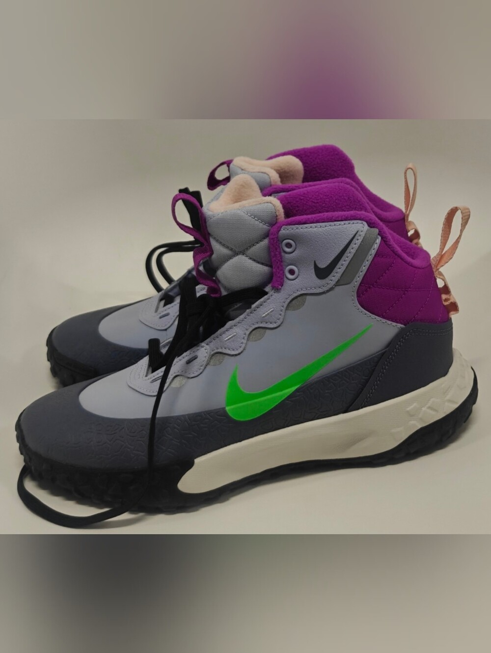 Nike Terrascout Boots Reflective Kids Size 6Y Trail Hiking Shoes